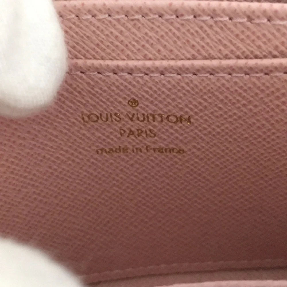 AUTHENTIC Louis Vuitton Valentine Doggy coin purse - Picture 6 of 7